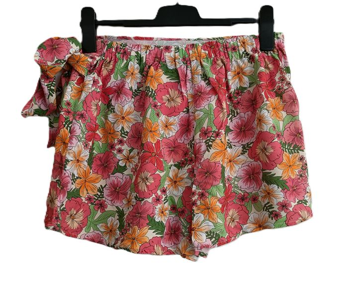 Jupe short à fleurs multicolores. Primark. Taille 40 / 42 - photo numéro 4