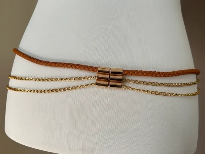 Ceinture multi Rang chaîne doré et cuir camel  Longueur totale, 85 cm