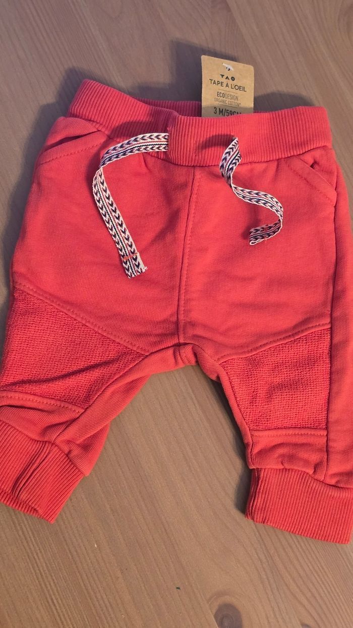 NEUFS(non portés) 🏷🏷💙🤩😍 superbe ensemble sweat et pantalon 3 mois garçon 🤩😍💙 - photo numéro 3