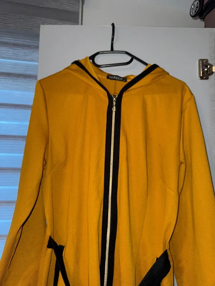 Longue veste a capuche avec ceinture taille 44 - photo numéro 4