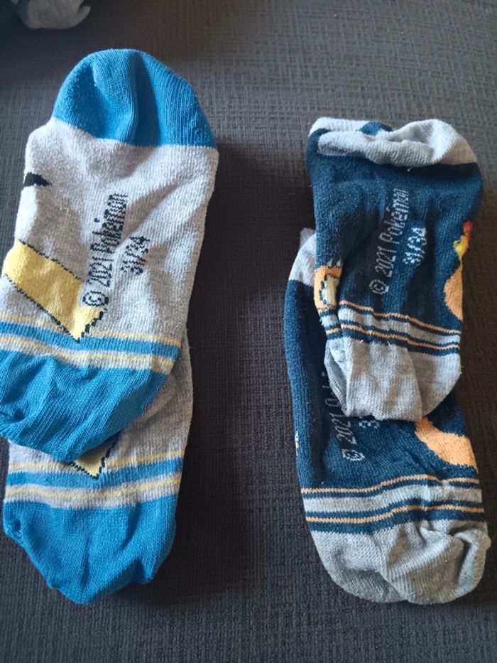 Mi chaussettes Pokemon - photo numéro 2