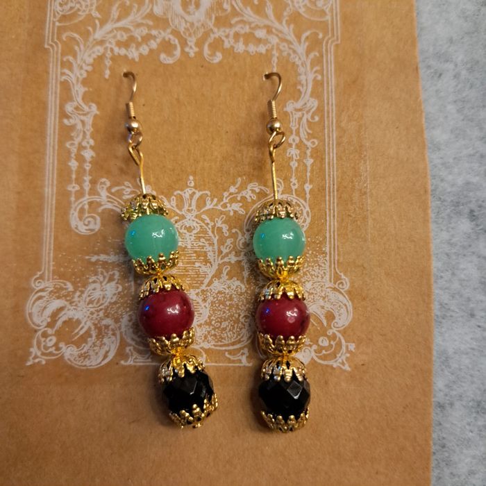 Boucles d'oreilles pendante chic rouge verte noir et doré - photo numéro 4