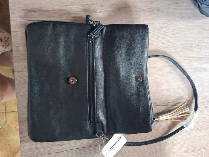 Sac bandoulière neuf jamais utilisé - photo numéro 4
