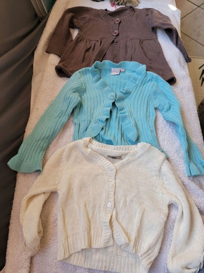 Lot de 6 pulls fille 3 ans - photo numéro 2