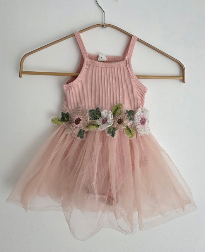 Robe avec body intégré Shein, taille 9/12 mois