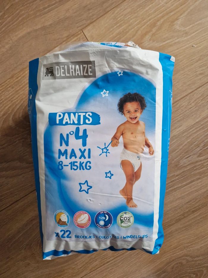 Lot de couches culotte Delhaize pants numéro 4 maxi 8-15 kg