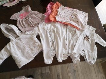 Lot de vêtements bébé fille