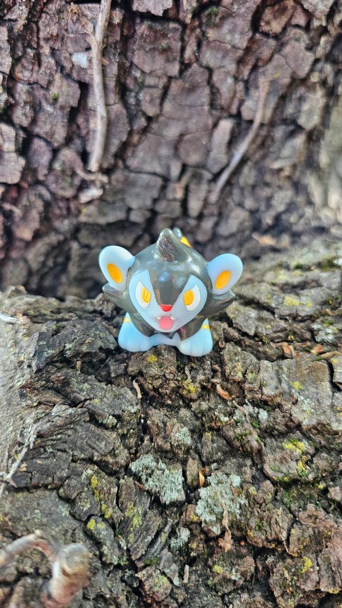 Super figurine Pokemon Nintendo finger puppet luxio - photo numéro 3