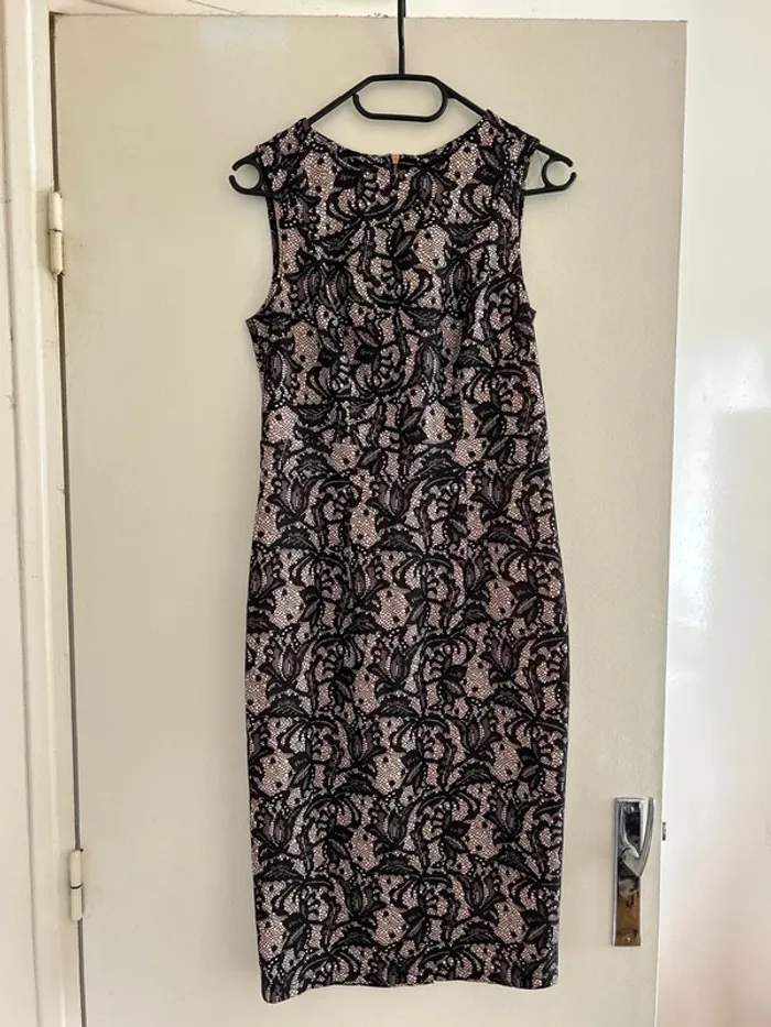 Robe fourreau