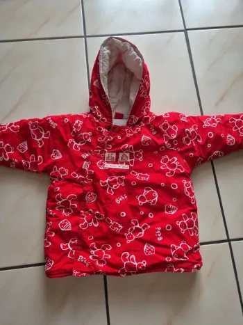 Doudoune rouge à capuche
