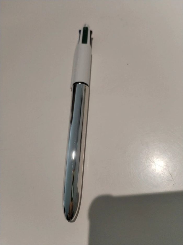 Bic 4 couleurs argent neuf - photo numéro 2