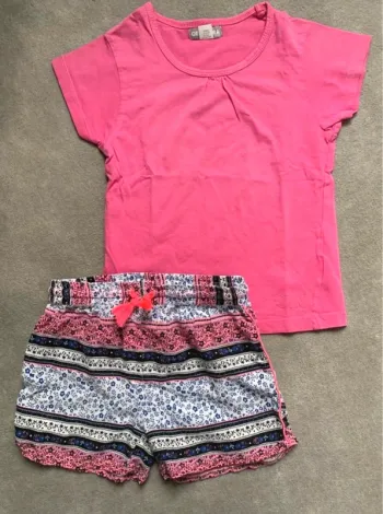 T shirt + short - Kiwi - 8 ans