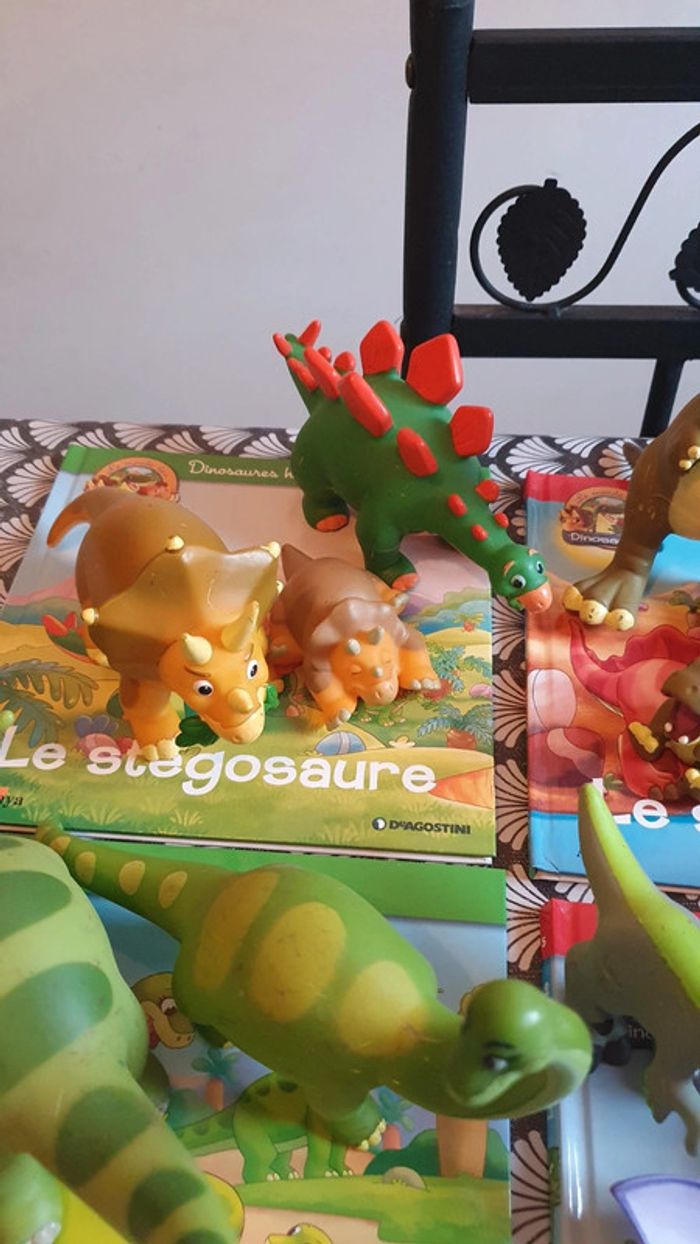 Dinosaures Altaya + 4 livres - photo numéro 3