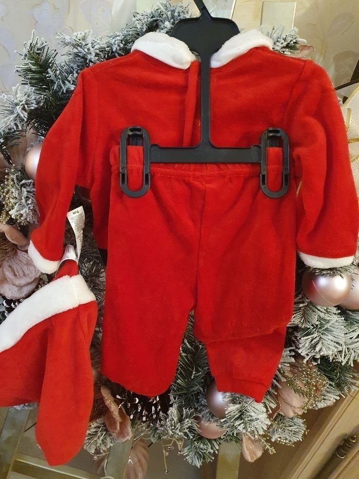 Ensemble de Noël 3 pièces ( haut , bas et bonnet) 9 mois - photo numéro 5