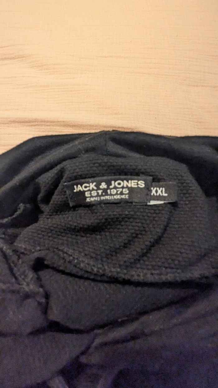 Sweat à a capuche - photo numéro 4