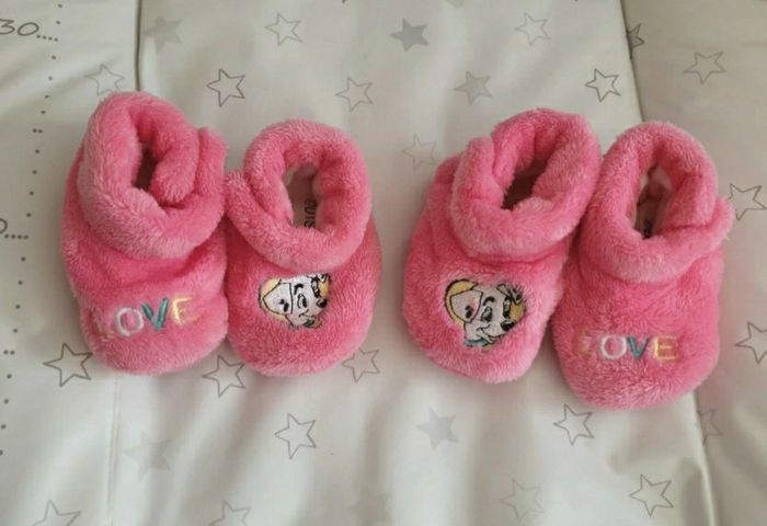 Chaussons 0/6 mois et 6/12 mois