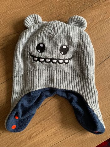 Bonnet chaud de ski decathlon monstre parfait état 24 mois