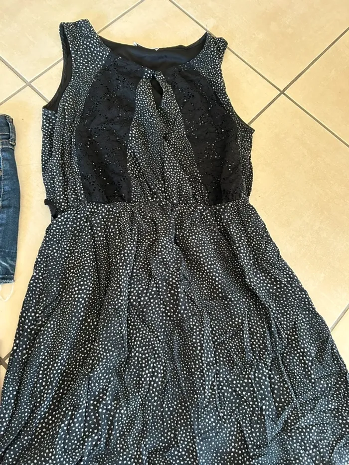 Lot jupes jean et robe - photo numéro 2
