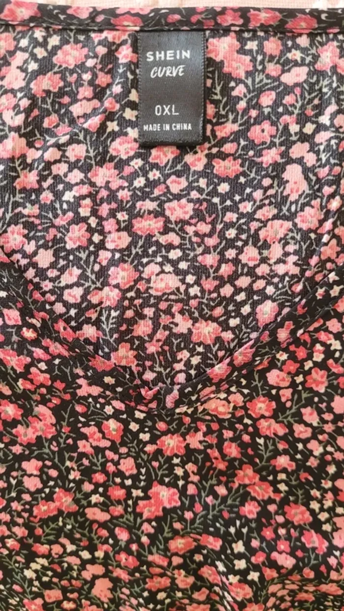 Robe noire fleurie - 0XL - photo numéro 3