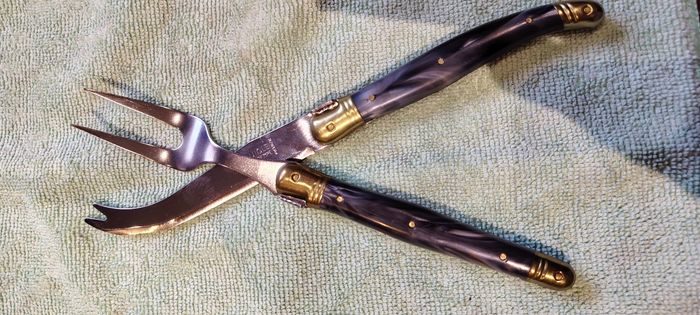 Ensemble couvert à fromage Laguiole