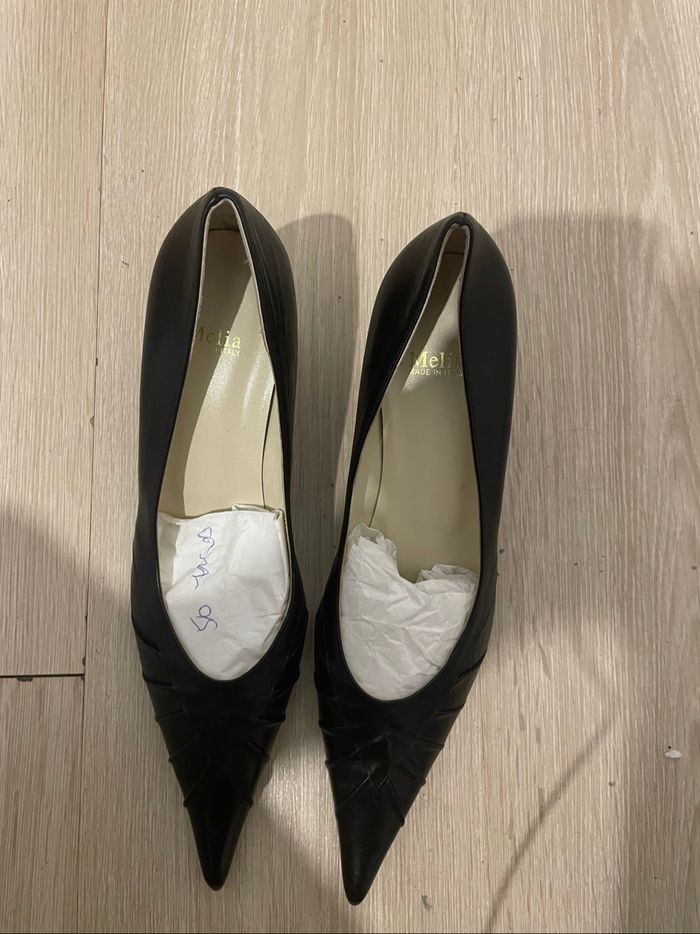 Escarpins noirs en cuir – Made in Italy