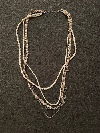 Collier sautoir multi rangs perles et métal