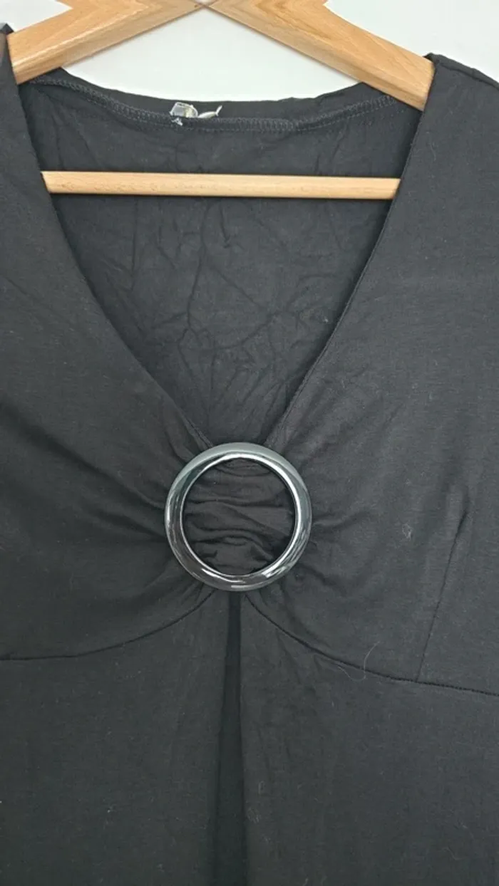 Robe noir à manches courtes - photo numéro 3