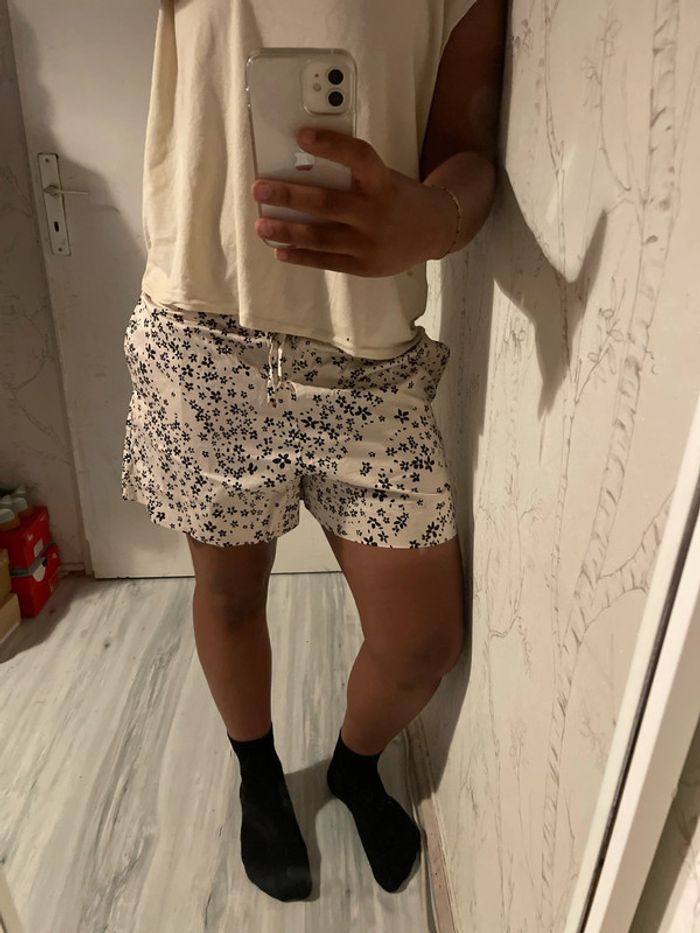 Short fin motif fleur