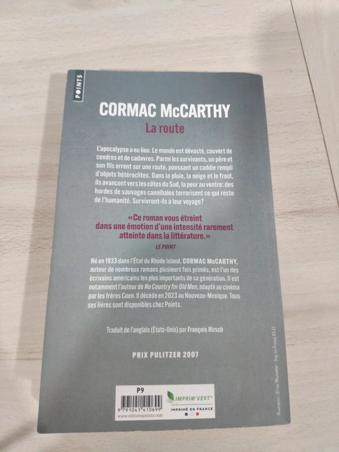 Livre poche la route McCarthy post apocalyptique - photo numéro 2