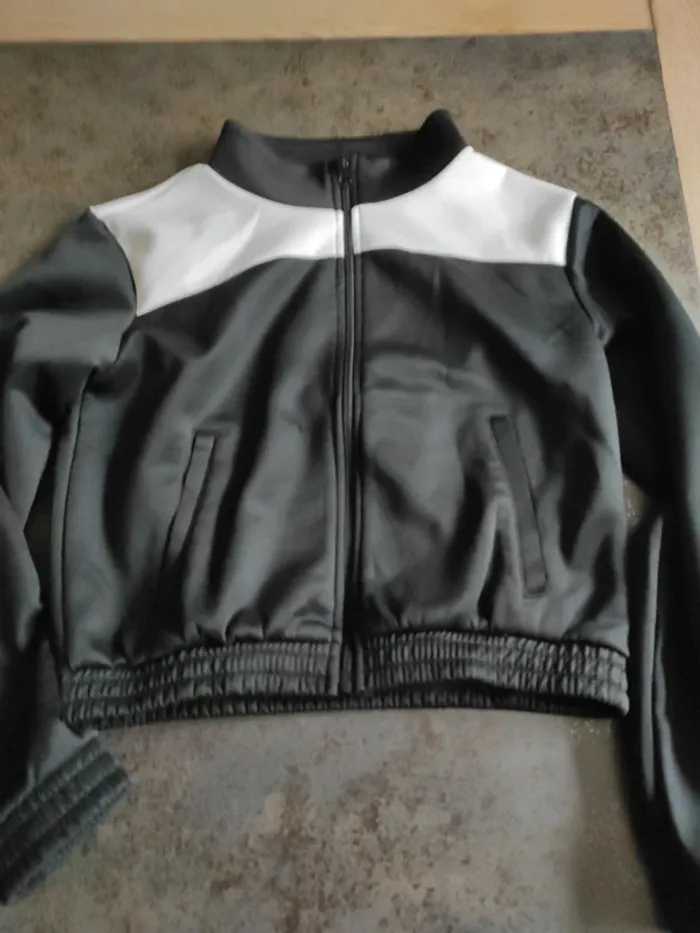 Veste noire sport - photo numéro 2