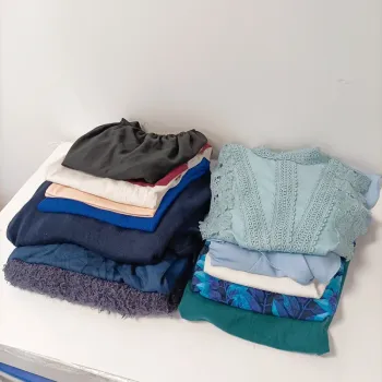 12 hauts Tshirt femme taille S Très bon état  LOT013