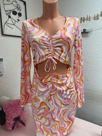 Robe colorée ouverte taille L H&M