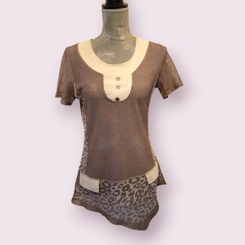 Jolie blouse asymétrique taille 2  38  Très fines mailles  Marque Nanas de paris