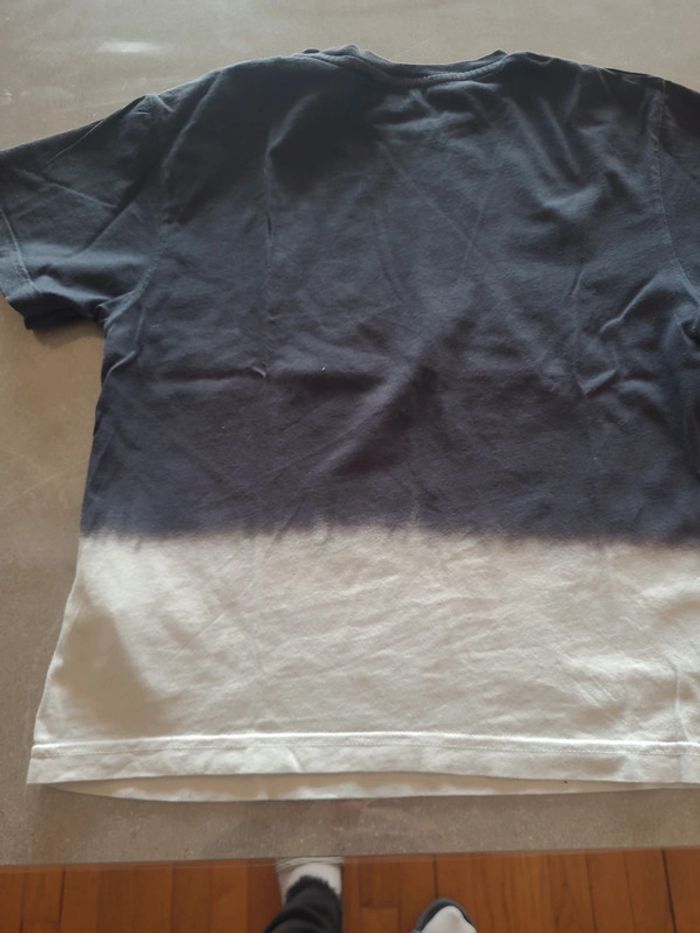 Tee-shirt DKNY 8 ans - photo numéro 7