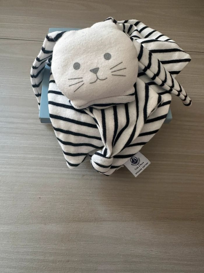 Doudou Visage du lapin brodé petit bateau