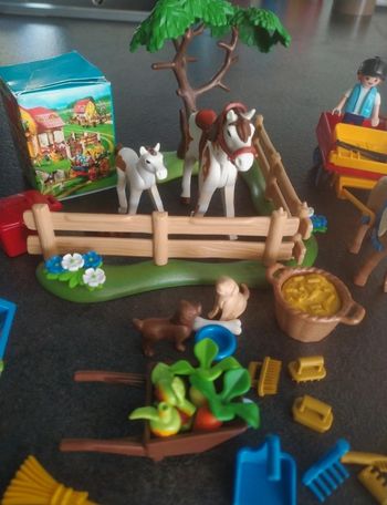 Playmobil écurie charrette chevaux