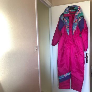 Jolie combinaison colorée.