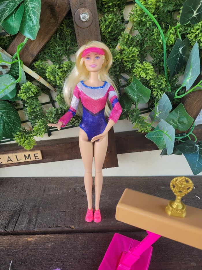 Lot Barbie gymnaste - photo numéro 2