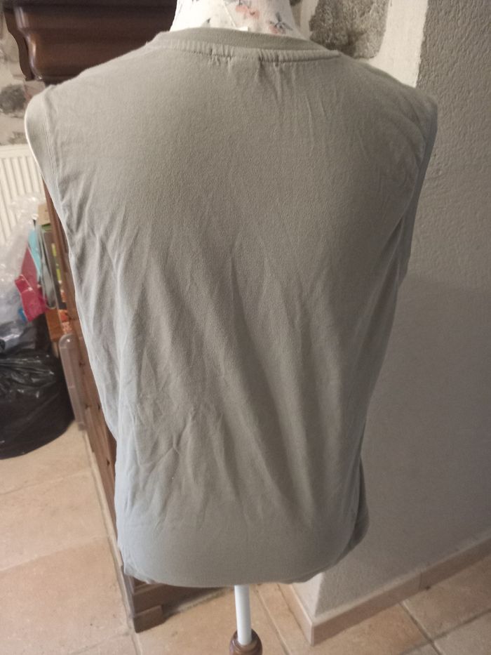 Tee-shirt sans manches - photo numéro 2