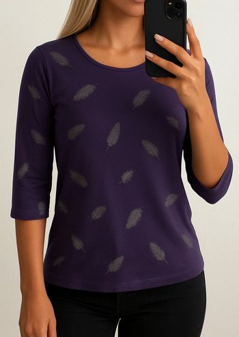 💜 Haut violet à manches 3/4 motif plumes taille unique.