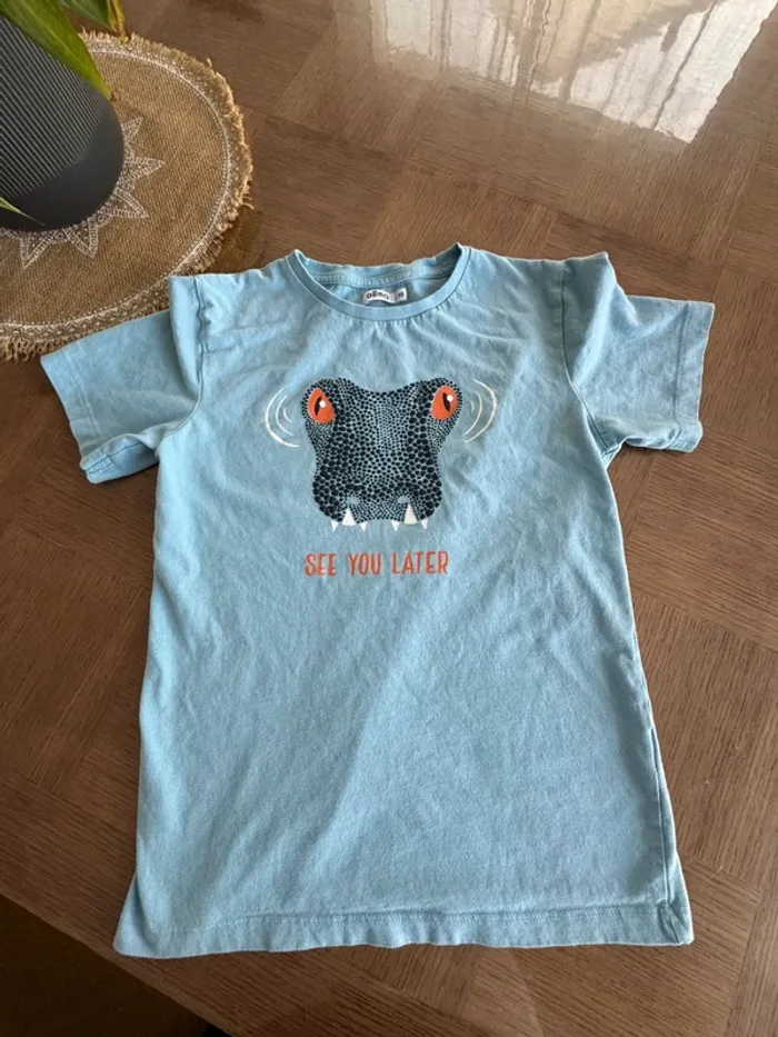 T-shirt