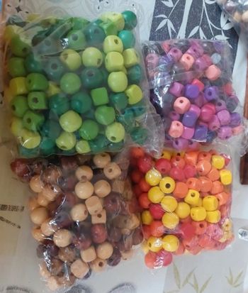 Lot perles en bois