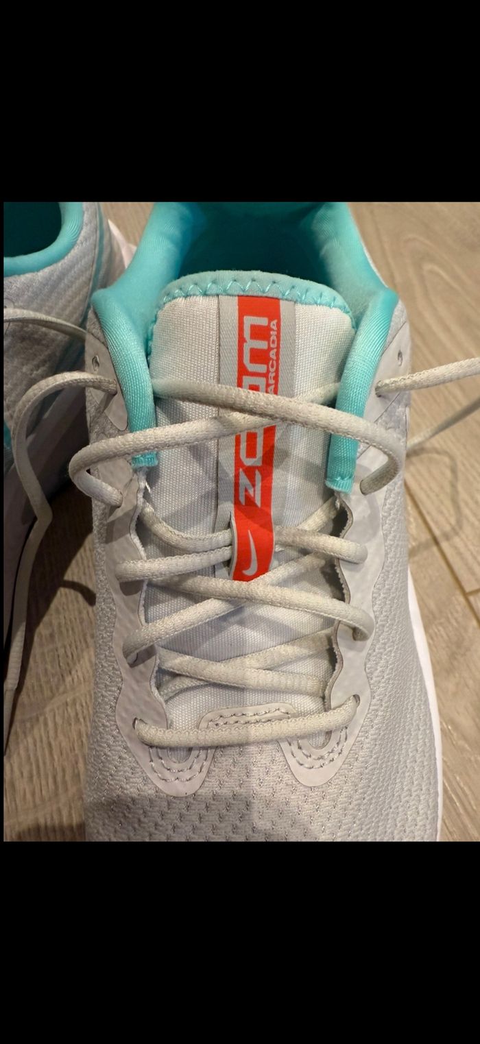 Chaussure basket Nike air zoom blanche et turquoise taille 39 - photo numéro 4