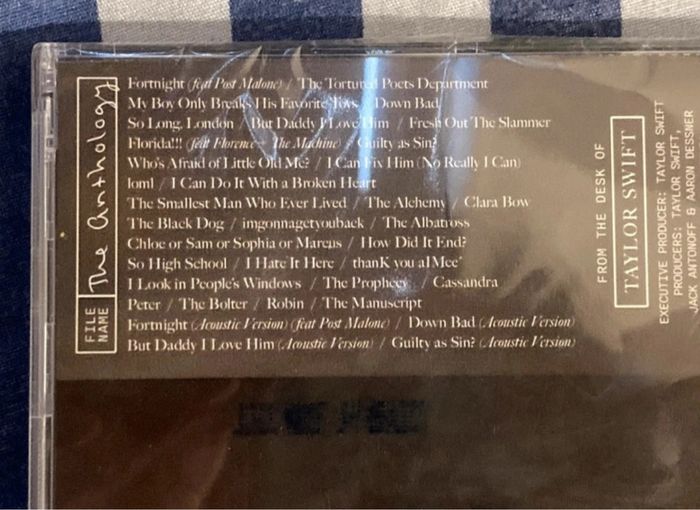 Album Taylor Swift édition spécial Target TTPD - photo numéro 4