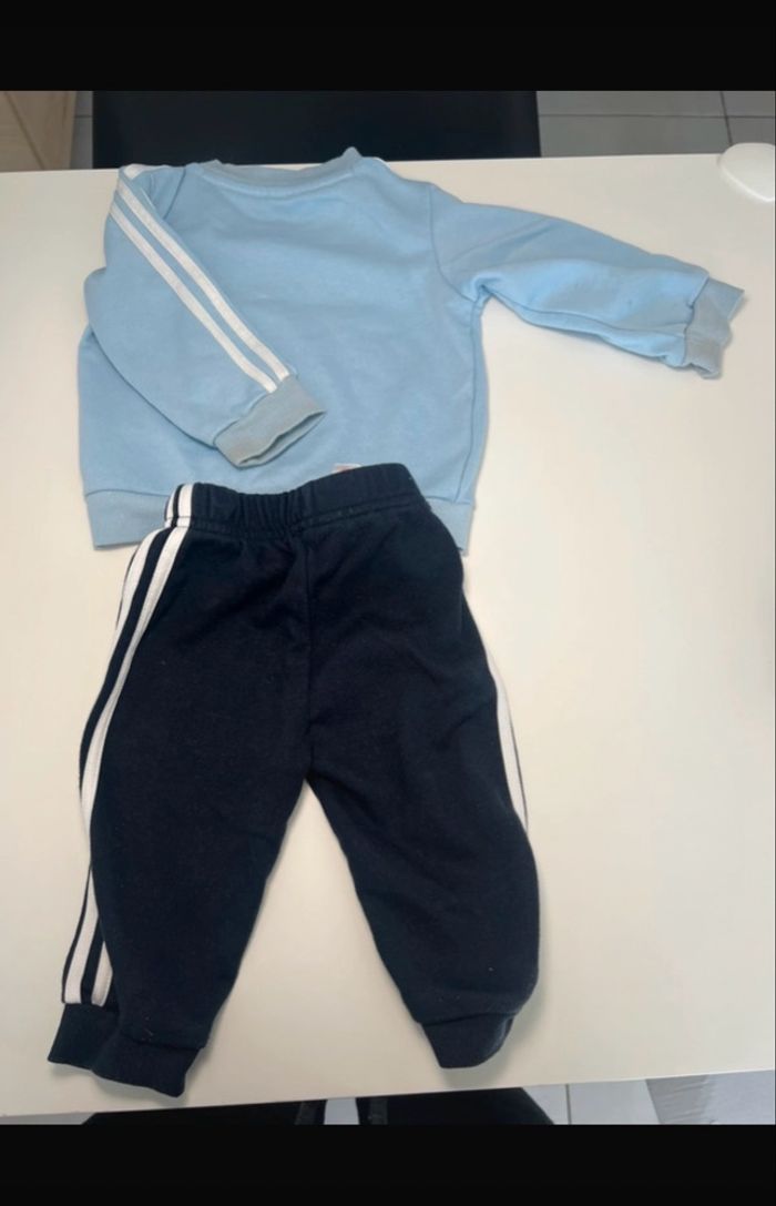 Ensemble Adidas bleu bébé (haut + pantalon) - photo numéro 2
