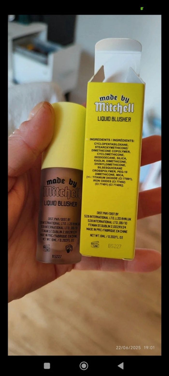 Made By Mitchell Blursh Bronzed Liquid Bronzer, Bronzer liquide en
Teinte Hollo There - photo numéro 4