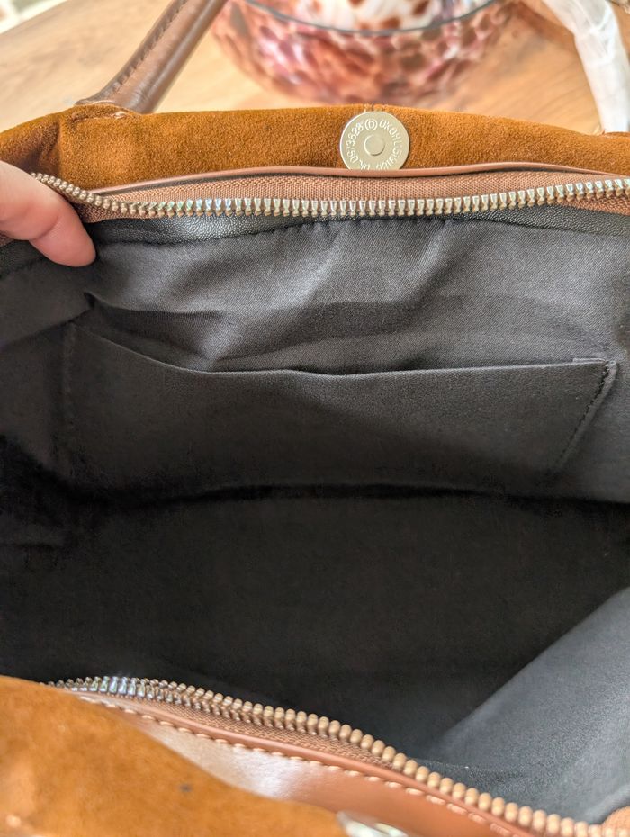 Sac à main tendance en simili daim camel - photo numéro 8