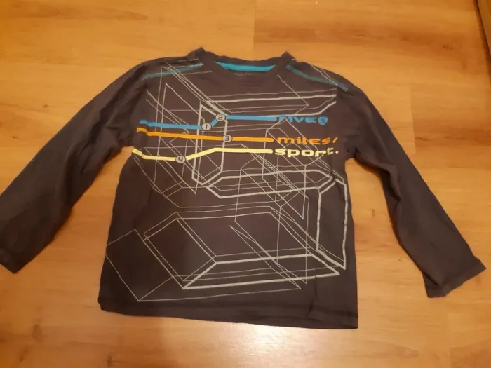 Tee-shirt manche longue garçons taille 8 ans - photo numéro 2