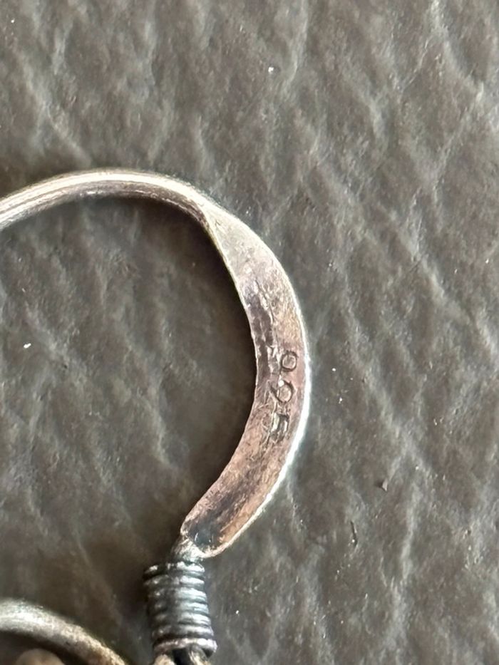 Boucles d’oreilles en perles et pierres violettes - photo numéro 3