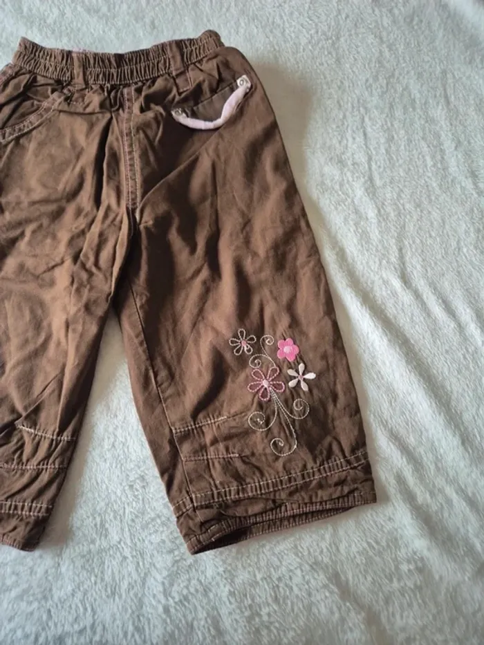 Pantalon marron fleurs 18 mois - photo numéro 2